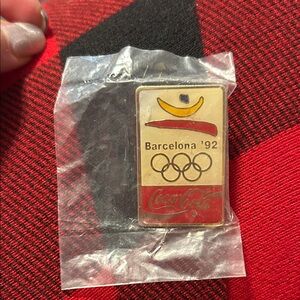 Coca-Cola Barcelona '92 Olympic Collectible Pin - Red and Gold